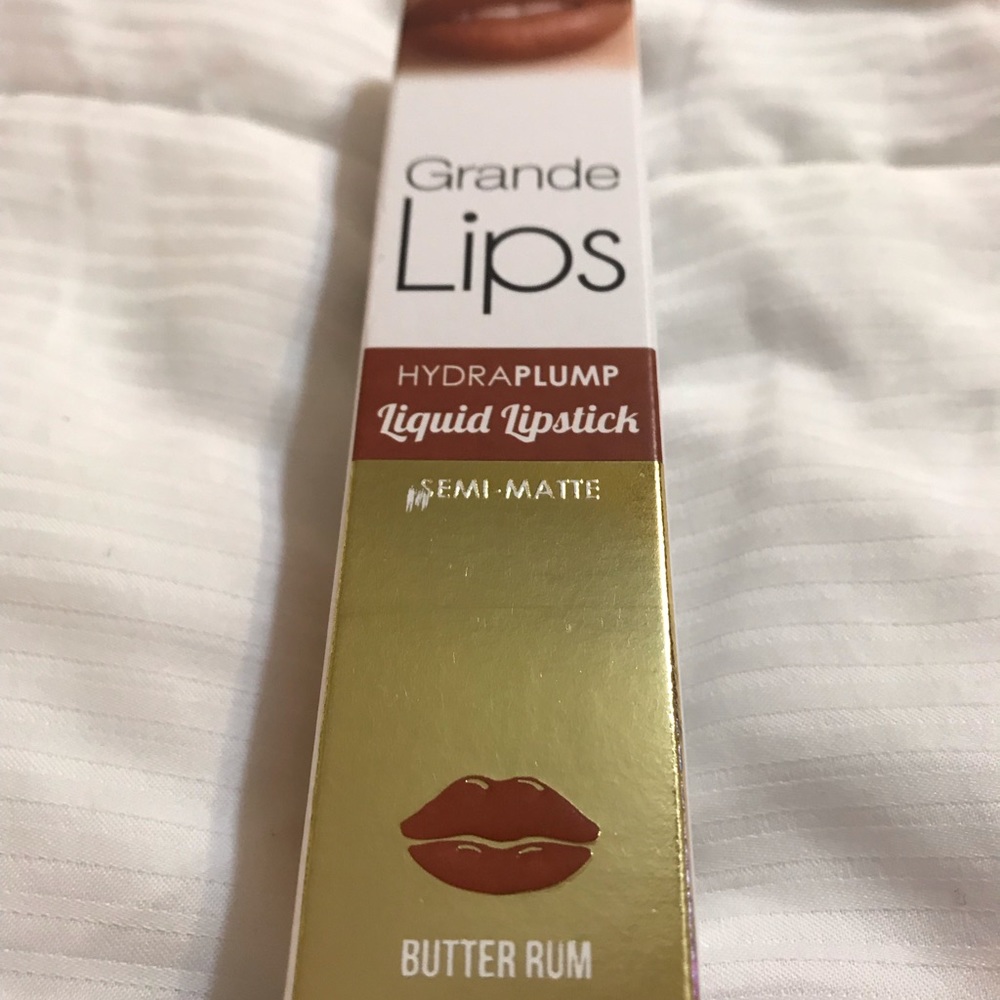 Grande lips hydra plump lipstick